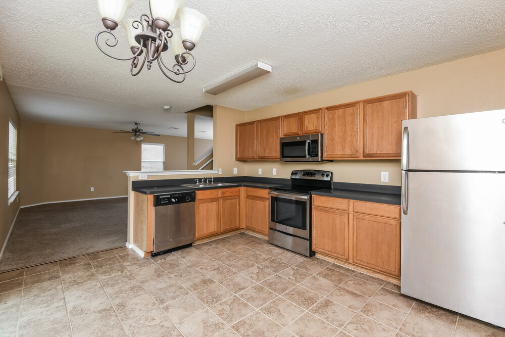Building Photo - 949 Canary Dr