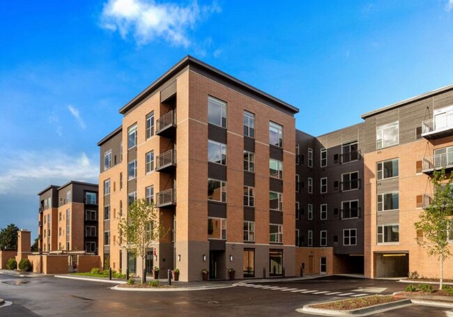 Building Photo - 31 E Ogden Ave