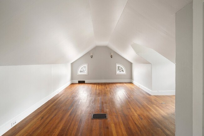 Building Photo - 110 Leonard St