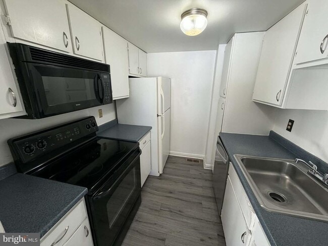 Building Photo - 111 Eastford Ct