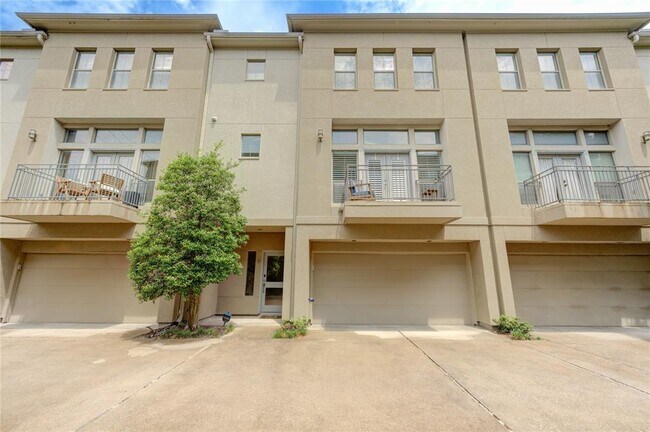 Primary Photo - 5109 Larkin St
