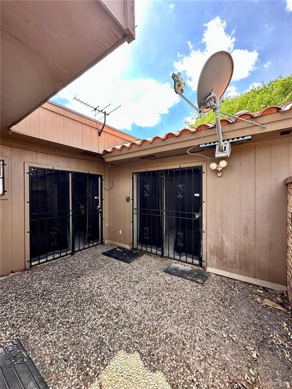 Building Photo - 29 W Dallas Ave