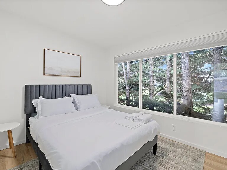 Building Photo - 6204 46th Ave S