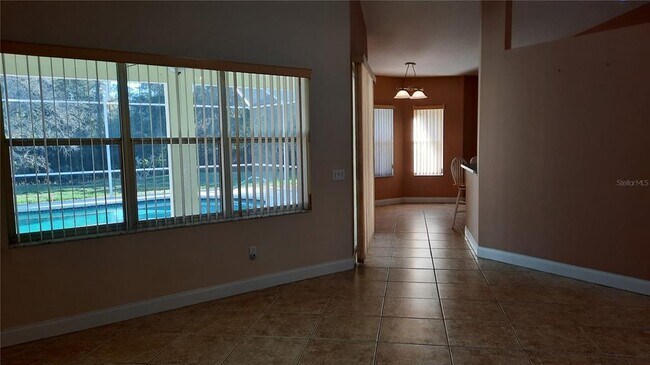 Building Photo - 58 Burning Bush Dr