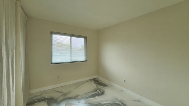 Building Photo - 4 Bedroom | 2.5 Bathroom | Single Family Home in Rosemont Available Now