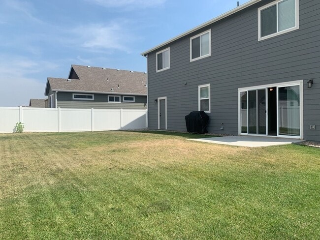 Building Photo - Lovely Split-Level Home in South Loveland/Berthoud