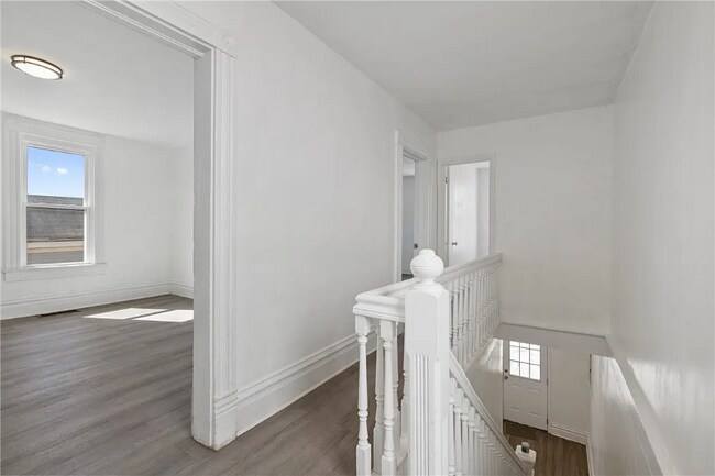 Building Photo - 216 Ridge Ave