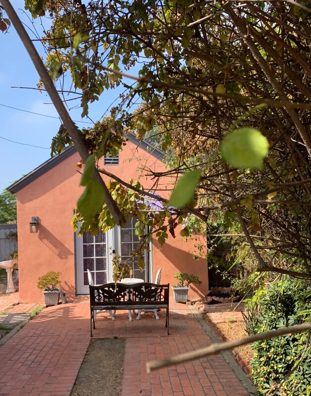 Building Photo - 692 2nd Ave