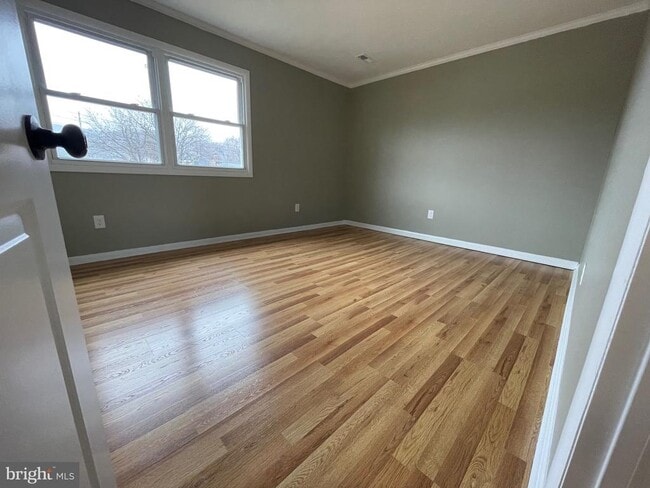 Building Photo - 136 Scott St