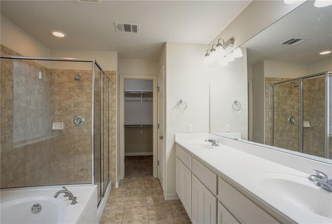 Building Photo - 811 Clear Meadow Ct
