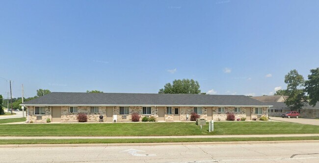 Building Photo - 700 W State St