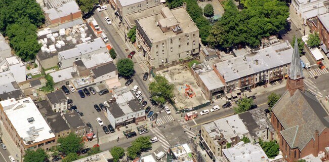 Primary Photo - 49-18 Vernon Blvd