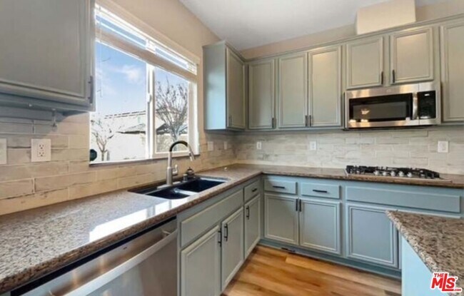 Building Photo - 8823 Mora Ct