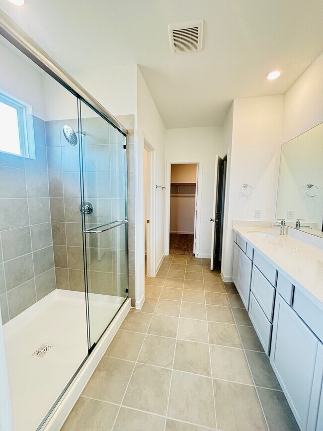 Building Photo - 9714 Periwinkle Chase Dr