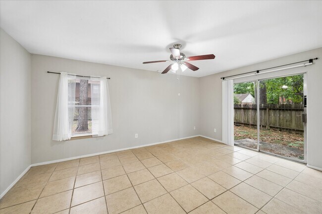 Building Photo - 2 Goldthread Ct