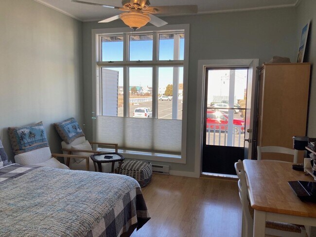 Building Photo - Hampton, Nh