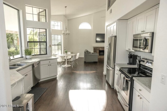 Building Photo - 6427 W Wethersfield Rd