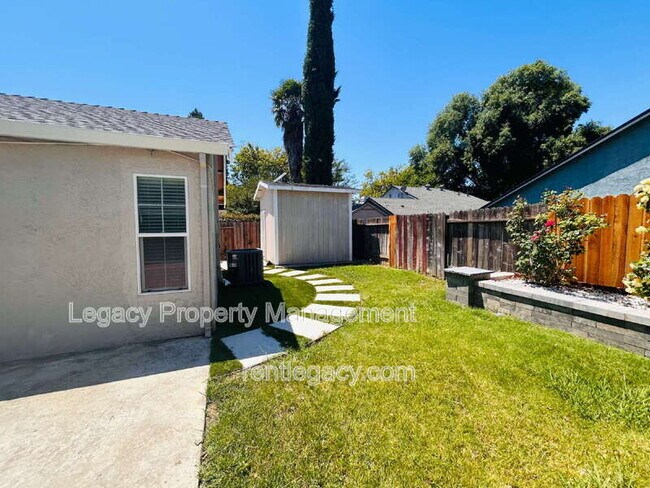 Building Photo - 3047 Mill Oak Way