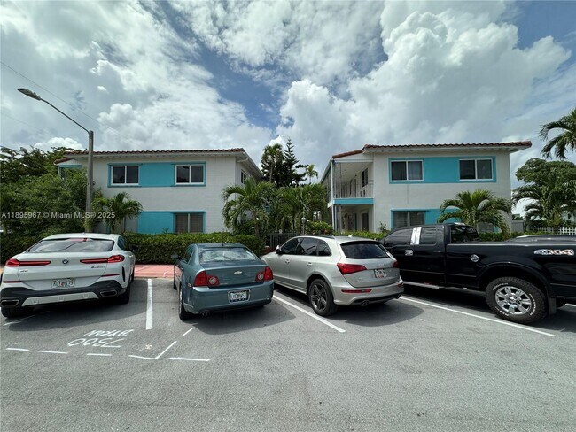 Primary Photo - 7300 Byron Ave