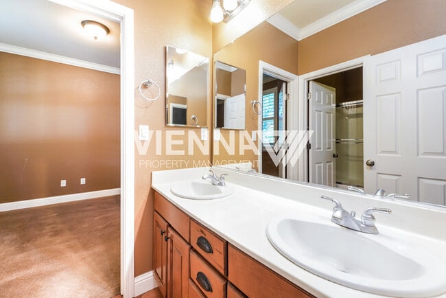 Building Photo - 1311 Green Ravine Dr