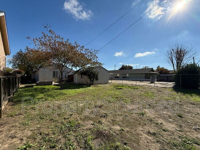 Building Photo - 221 N Lincoln Ave