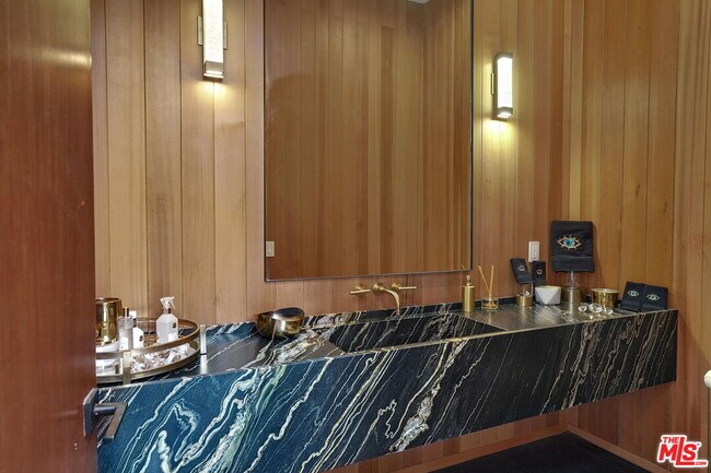 Building Photo - 6029 Melvin Ave