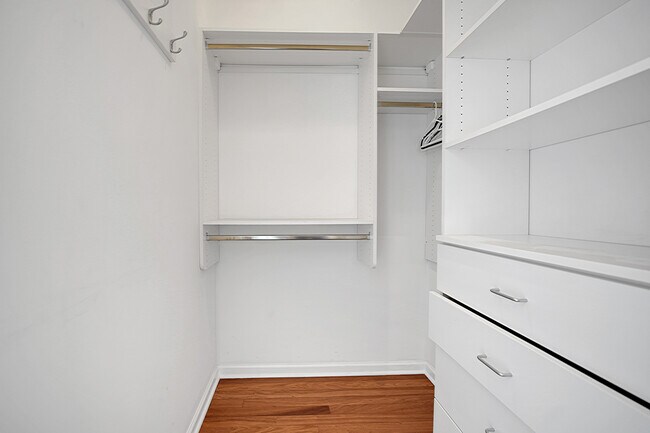 Building Photo - 1201 S Prairie Ave