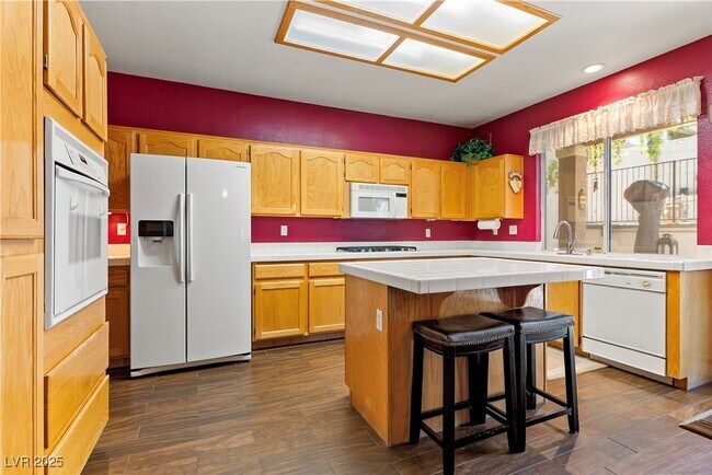 Building Photo - 1870 Desert Forest Way