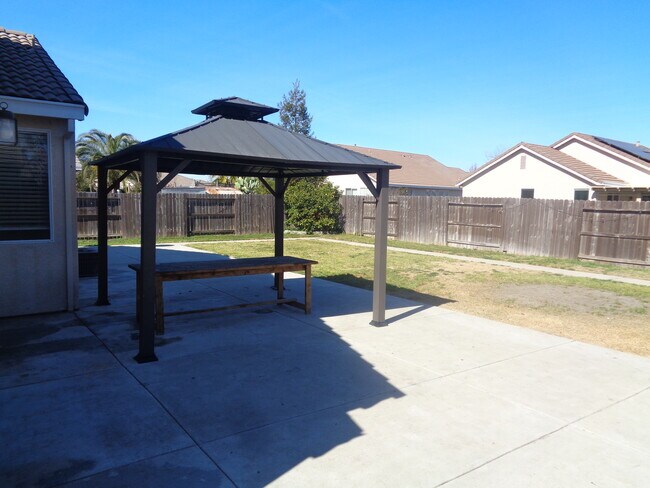 Building Photo - 1157 Silver Spur Way