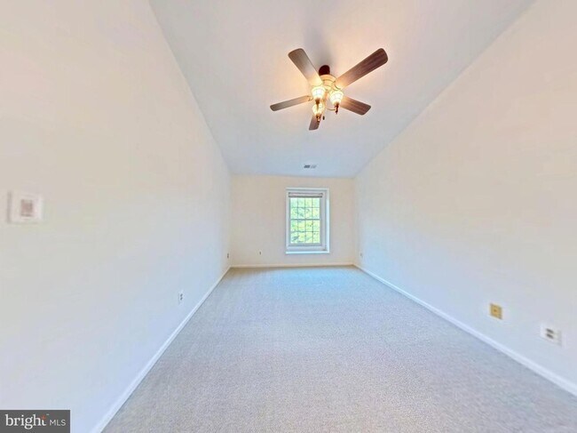 Building Photo - 10701 Kings Riding Way
