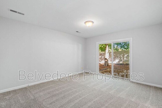 Building Photo - 14 Dunlevy Way