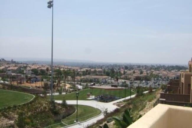 Building Photo - 758 Callecita Aquilla Sur