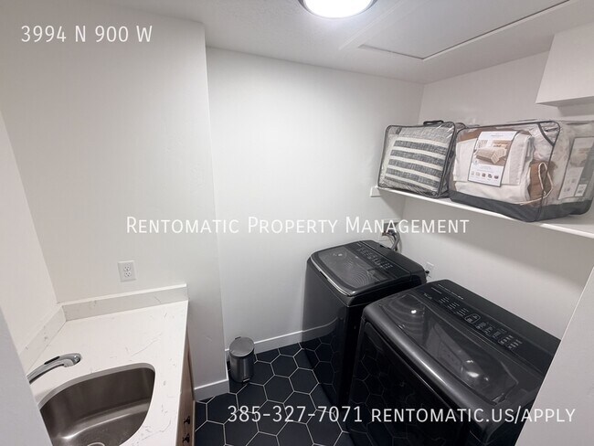 Building Photo - 3994 N 900 W