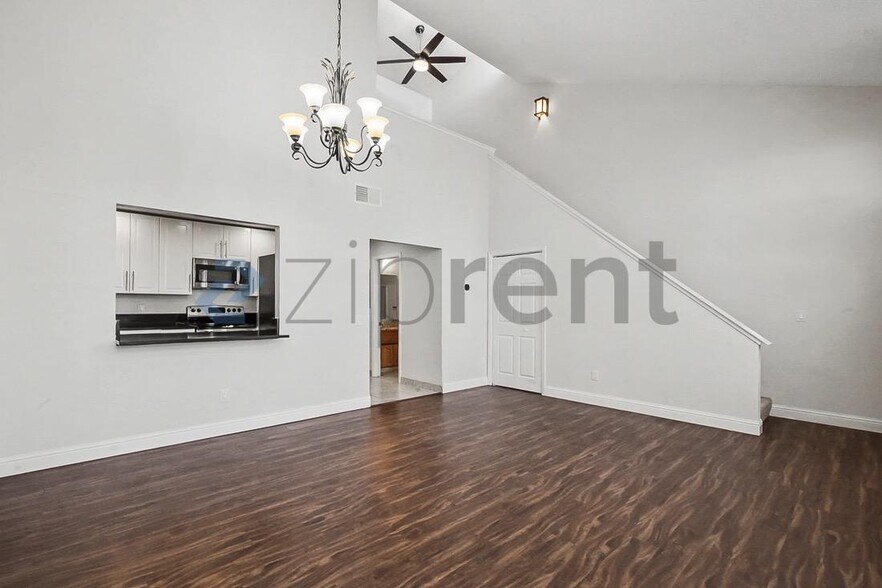 Building Photo - 1604 Hood Rd