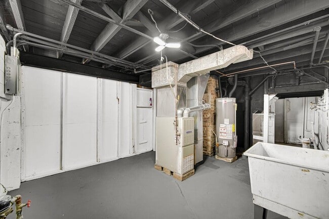 Building Photo - 735 Porter St