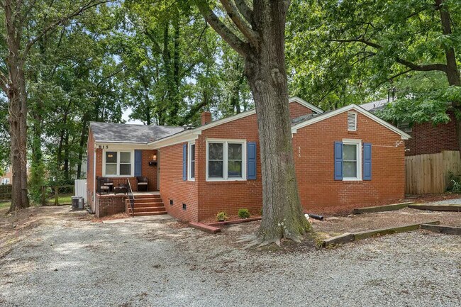 Building Photo - 804 Urban Ave