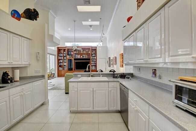 Building Photo - 2624 NW 63rd St