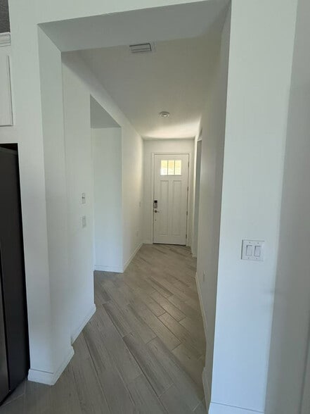 Building Photo - 15041 Shady Palms Ln