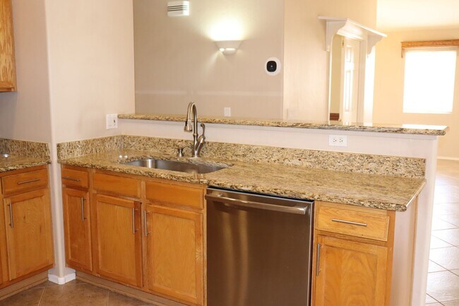 Building Photo - 4943 W Rosebay Dr
