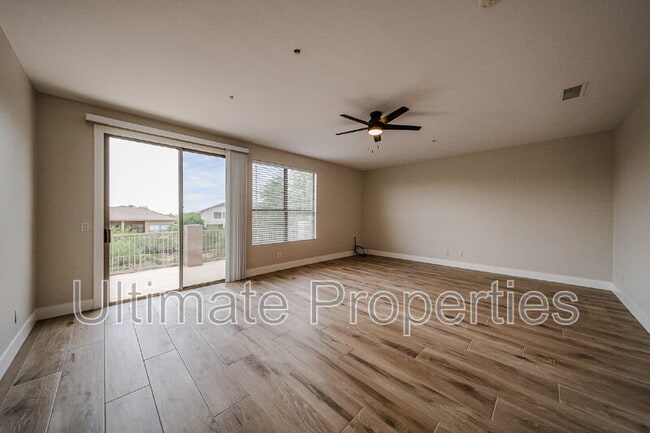 Building Photo - 6033 E Smokehouse Trail