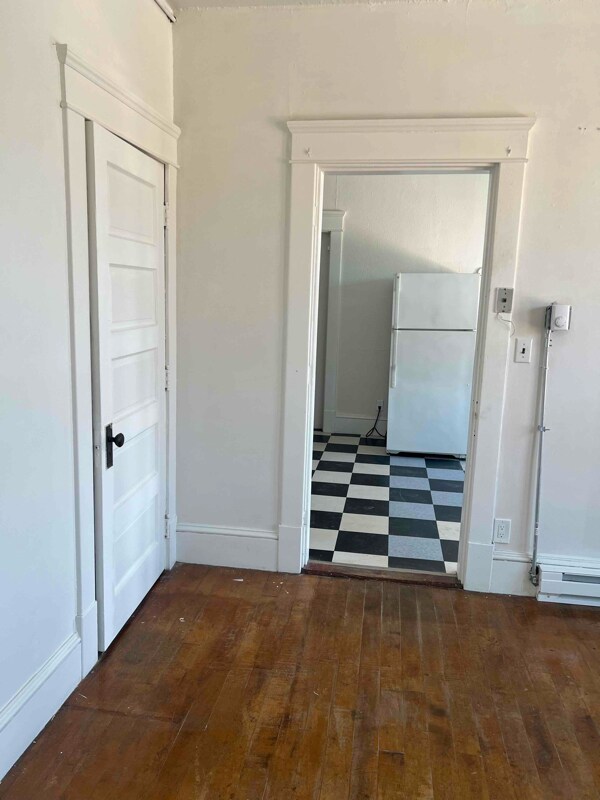 Building Photo - 11 Conway St