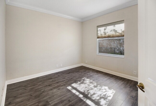 Building Photo - 12370 NW 78th Manor