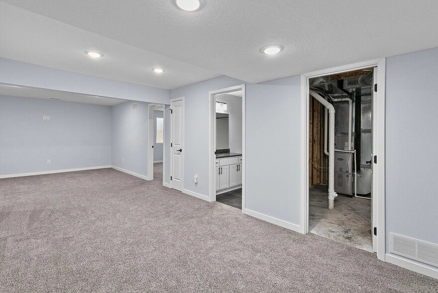 Building Photo - 481 10th St