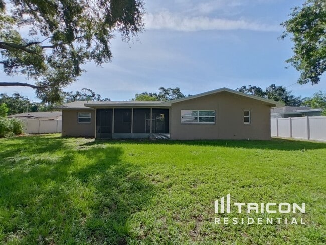 Building Photo - 92 Ventura Dr