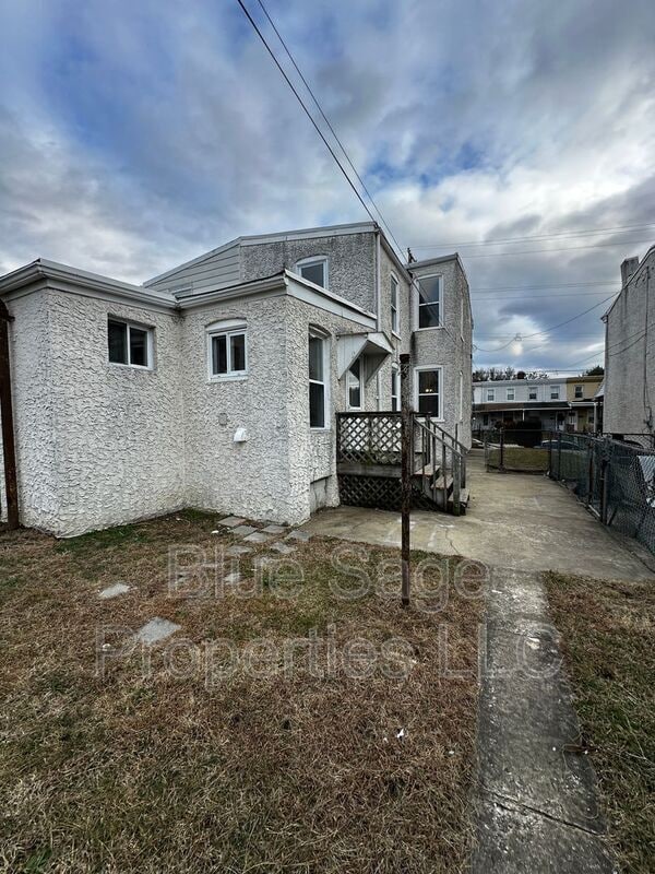 Building Photo - 3418 W 3rd St