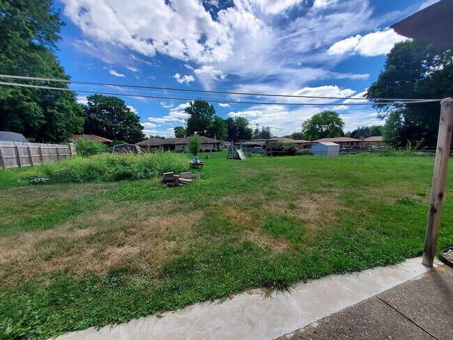 Building Photo - Single Family Home in Desirable Kentwood