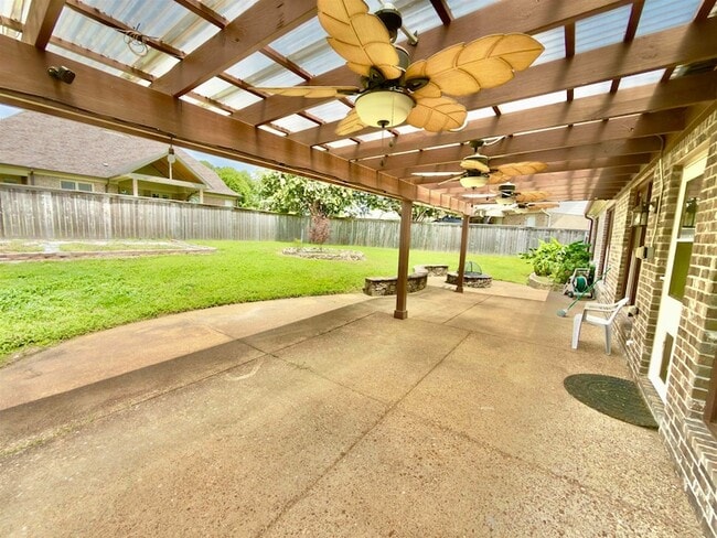Building Photo - 570 Winding Valley Cove