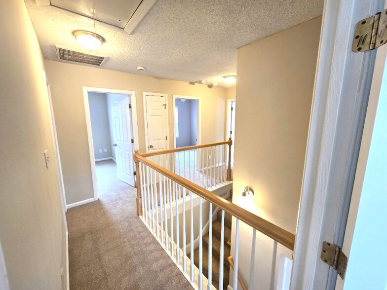 Building Photo - 14522 Cinnamon Field Rd