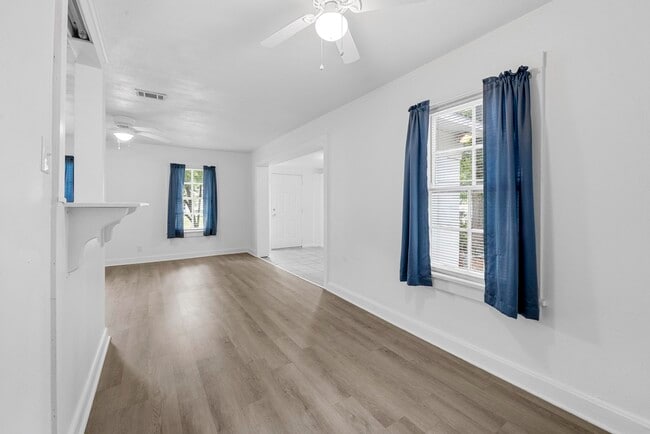 Building Photo - 324 Dixie St