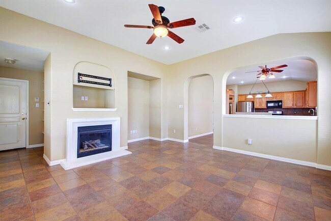 Building Photo - 904 Black Canyon St